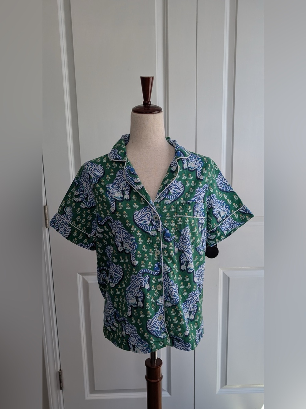 Printfresh Women’s Tiger Queen Short Sleeve Pajama Top Green Blue Size XS